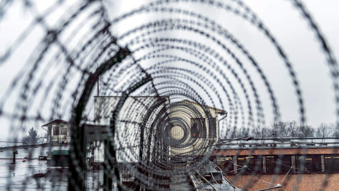 börtön fegyház szögesdrót