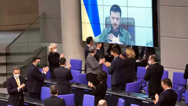 Volodomir Zelenszkij ukrán államfő a Bundestagban