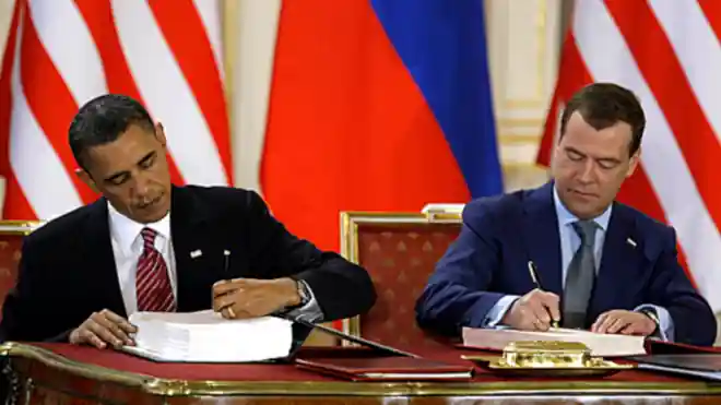 Obama és Medvegyev aláírja az Új Start egyezményt