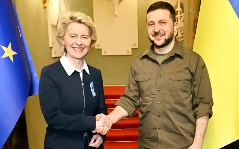 Ursula von der Leyen, az Európai Bizottság elnöke és Volodimir Zelenszkij Ukrajna elnöke