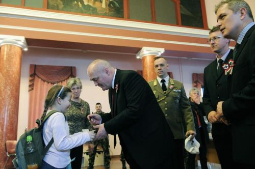 Hende megerősítené a honvédség és a társadalom kapcsolatát