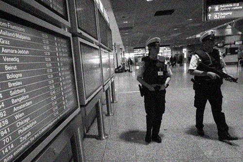 Kijátszotta a frankfurti repülőtér biztonsági rendszerét egy újságíró