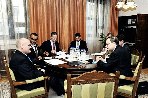 A NATO főtitkárhelyettesével tárgyalt Hende Csaba