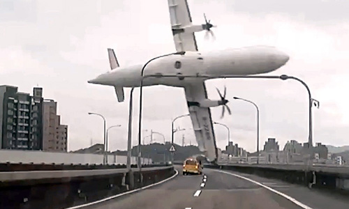 Emberi hiba miatt zuhant le a tajvani TransAsia gépe