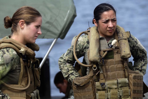 Először végezték el nők az amerikai hadsereg ranger-kiképzését