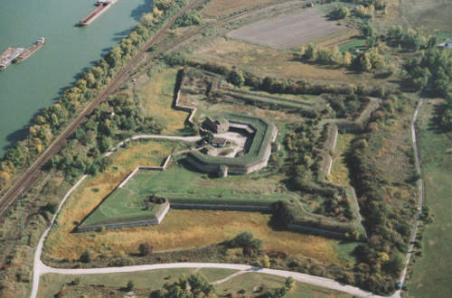 Megkezdődött a komáromi Csillag erőd felújítása