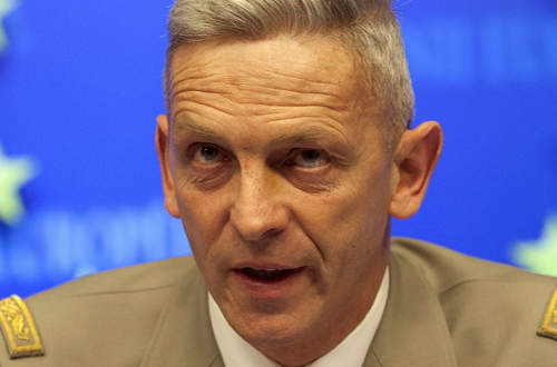 Lemondott a francia vezérkari főnök, éljen a vezérkari főnök