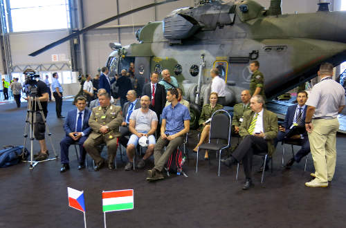 Jövőbe mutató együttműködést írt alá a magyar és a cseh védelmiipari szövetség