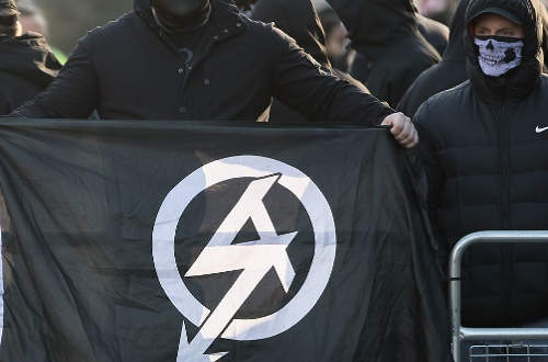 Terrorcselekményre készülő újnácikat vették őrizetbe Nagy-Britanniában