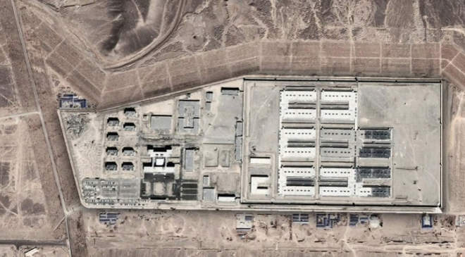 Börtön komplexum, hol ujgurokat nevelnek át