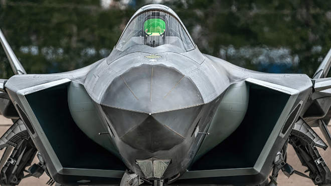 J-20 lopakodó vadászgép