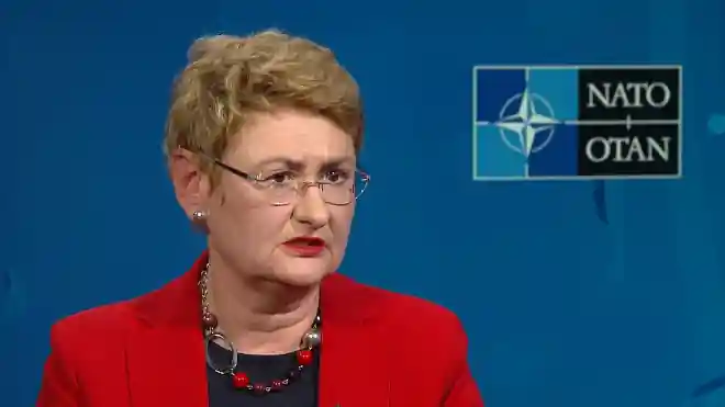 Oana Lungescu NATO-szóvivő