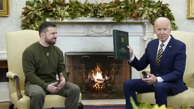 Volodimir Zelenszkij ukrán elnök és Joe Biden amerikai elnök