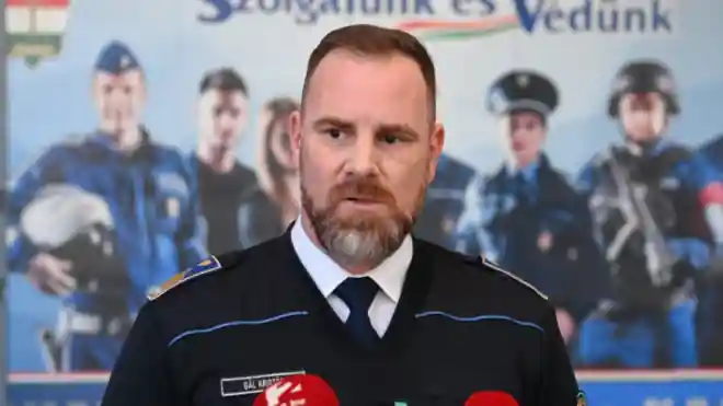 Gál Kristóf rendőr alezredes, az Országos Rendőr-főkapitányság (ORFK) szóvivője az újbudai rendőri intézkedés parancsnoki kivizsgálásának eredményéről tart sajtótájékoztatót Budapesten, az ORFK Rendőrségi Igazgatási Központban 2023. január 17-én. Szakszerű, jogszerű volt a lőfegyverhasználat és az egyéb kényszerítő intézkedések alkalmazása a rendőrök részéről a január 12-i újbudai rendőrgyilkosság helyszínén, és azok megfeleltek az arányosság követelményeinek is, közölte Gál Kristóf. MTI/Máthé Zoltán