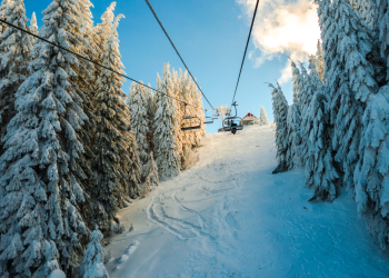 Egészséges téli vakáció: Hogyan vigyázzunk a testünkre síelés közben?