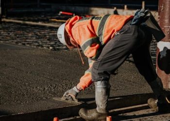 Beton simítása: alapok, időzítések és eszközök a tökéletes felülethez