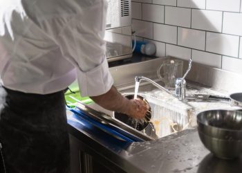 Tisztaság a konyhában – milyen szereket használhatsz, ha vendéglátásban dolgozol?